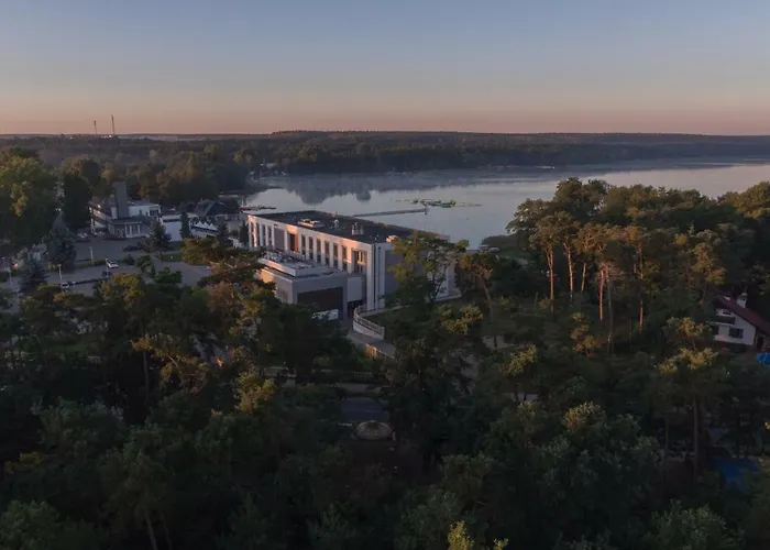 Sulkowski Conference 3*